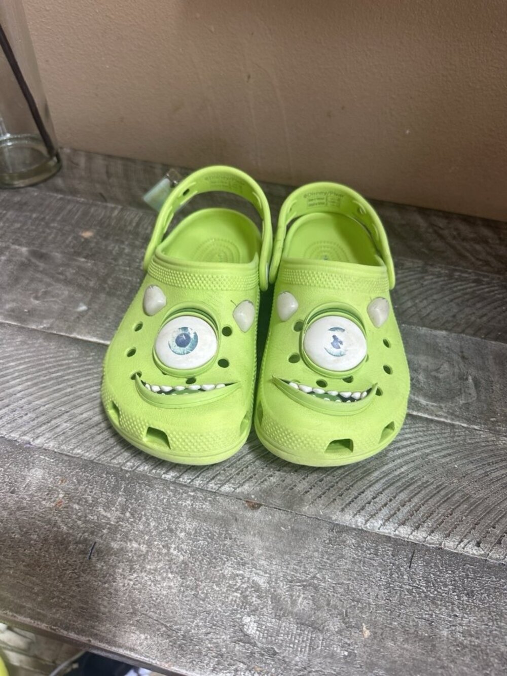 Crocs Monsters Inc Mike Wazowski Clog Kids Youth Sz J2 Disney Pixar